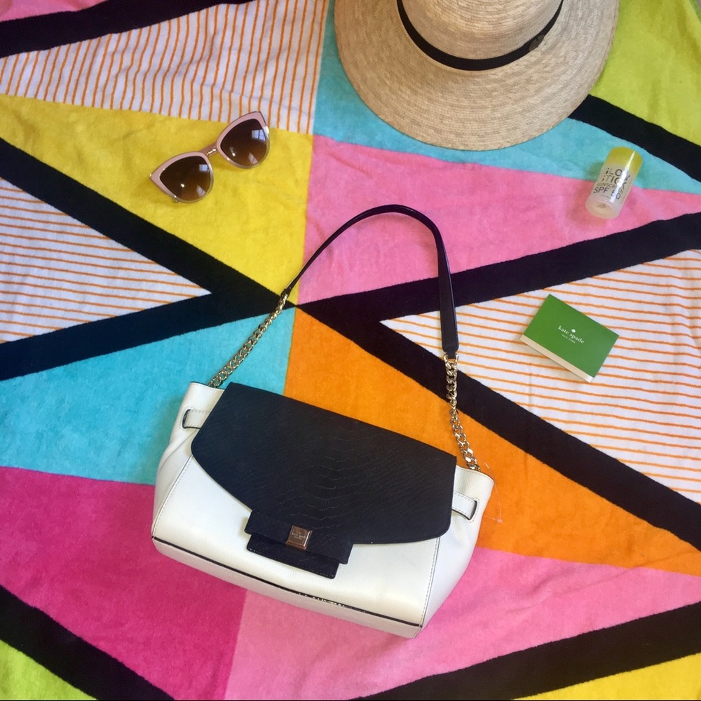 EUC Kate Spade ♠️  Black and White Hand Bag